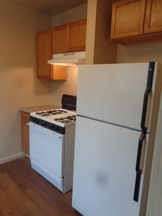 649 Elm St Unit 2
