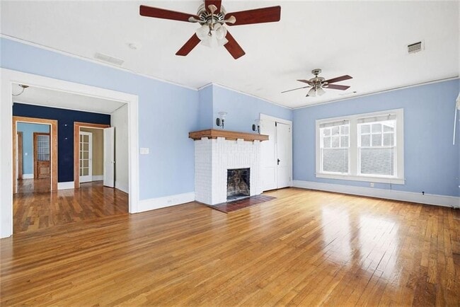 Photo - 114 E Maple St