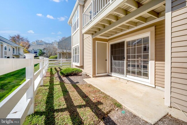 Photo - 1615 Society Pl