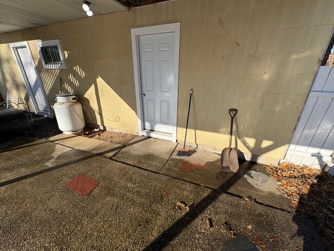 Photo - 5494 Express Dr S Unidad 1