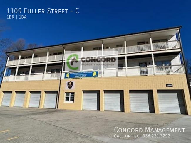 Building Photo - 1109 Fuller St Unit C