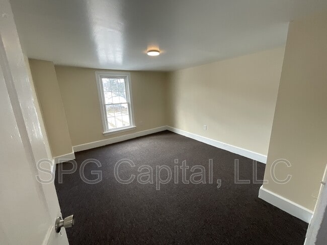 Photo - 544 Smith St