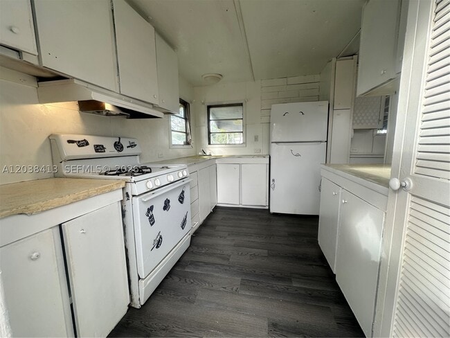 Building Photo - 2961 Plumosa Ln