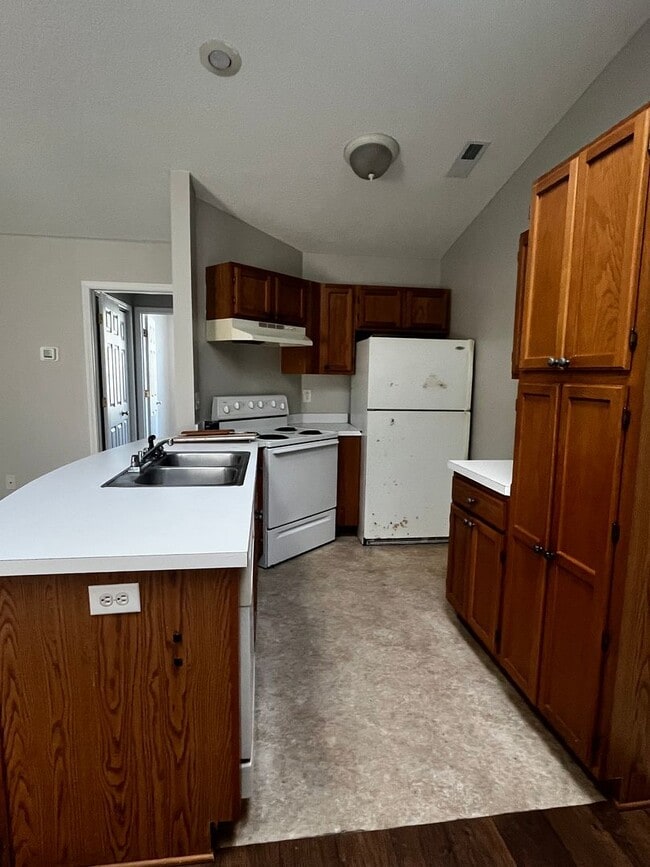 Photo - Paddock Place Apartments