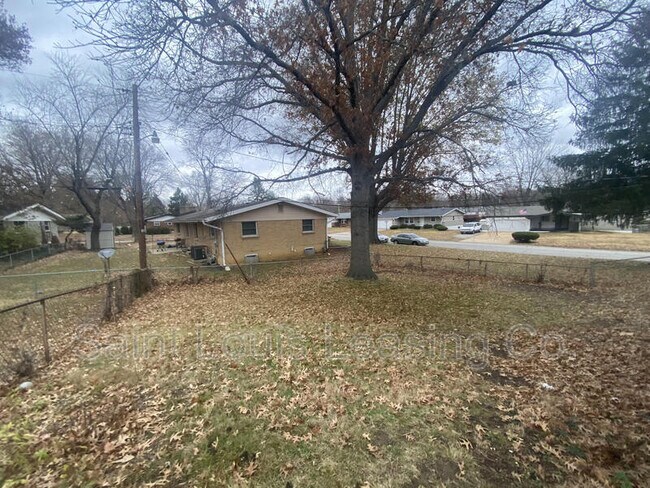 Photo - 2625 Netherton Dr