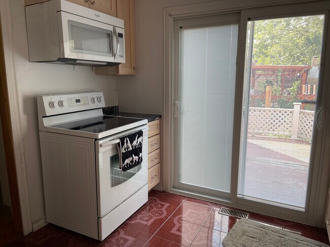 Photo - 214 Talfourd St Unit A