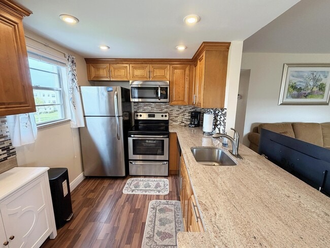 Building Photo - 375 Mansfield I