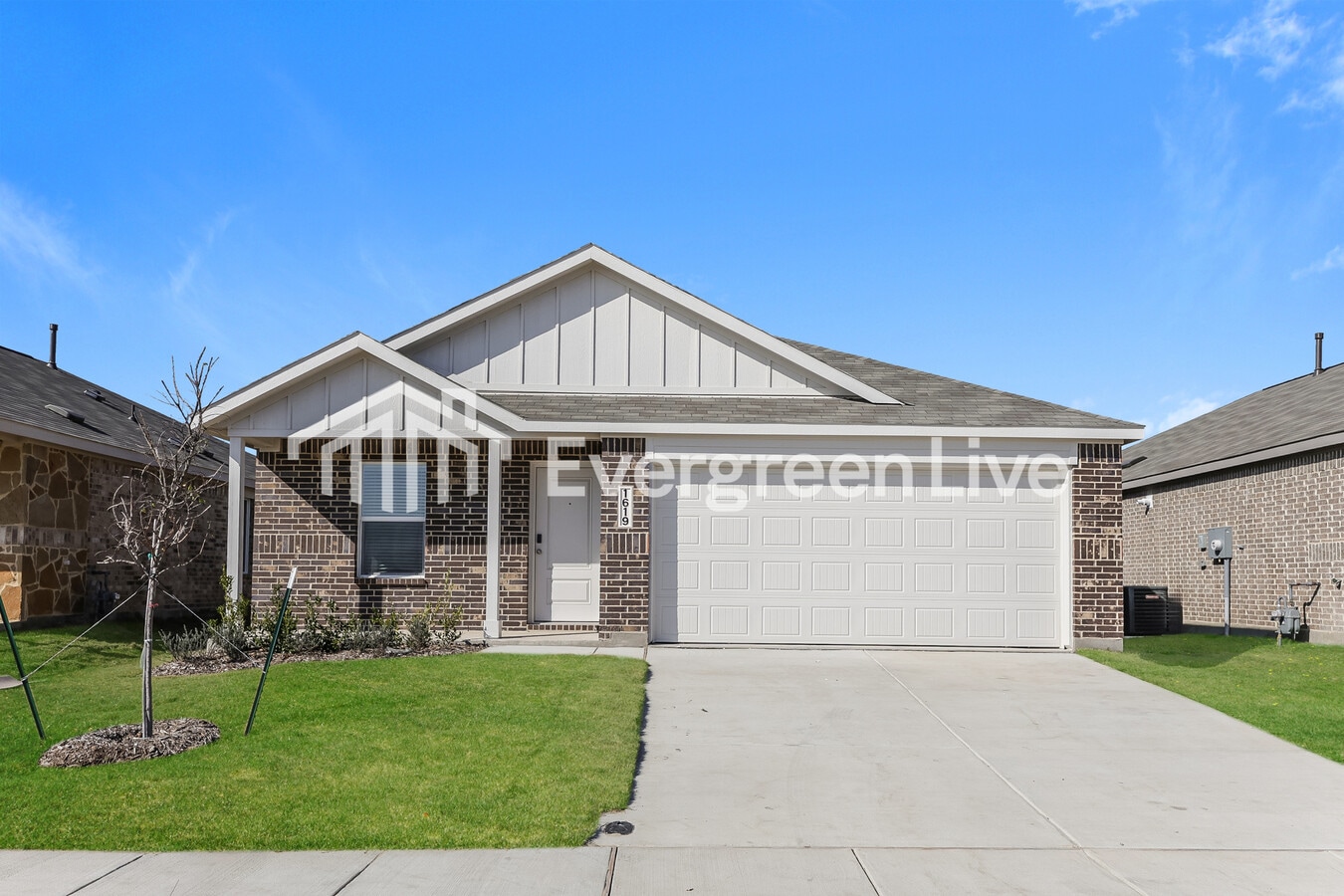 Photo - 1619 Sparrow Hawk Rd