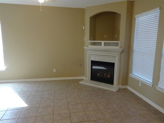 Photo - 411 Cedar Point Dr