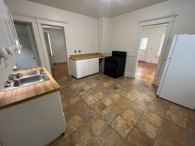 Photo - 327 S Gardiner Ave Unit 327 S. Gardiner #1