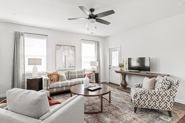 Sala de estar - Deerbrook Farms 55+ Senior