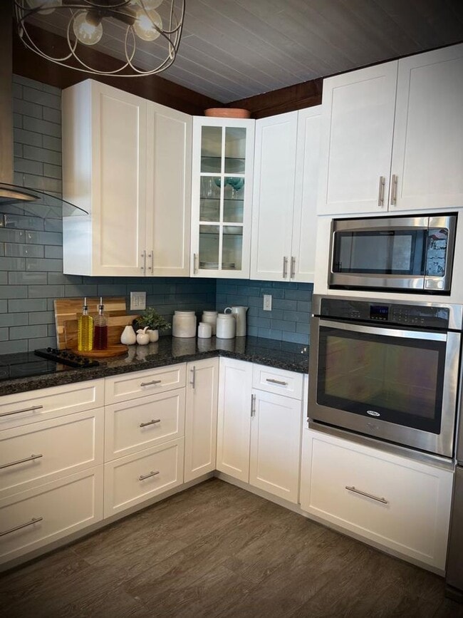 Photo - 605 Kensington Pl