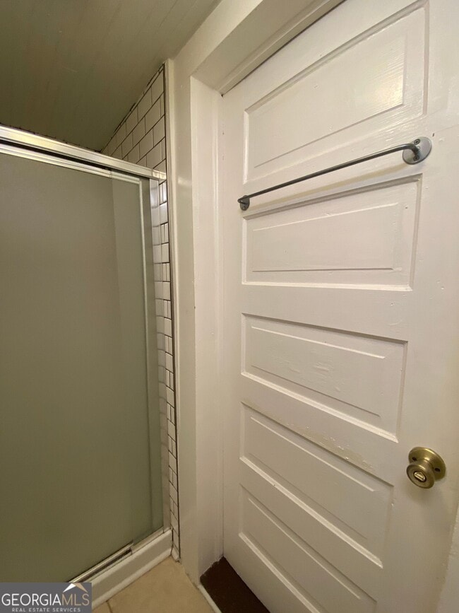 Photo - 693 Boulevard