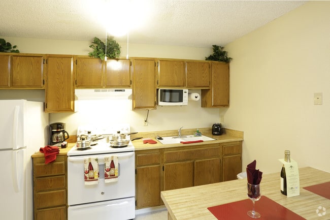 1 BR, 1 BA - 500 SF