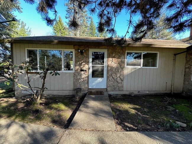 Building Photo - 18895 NW Shadow Ln