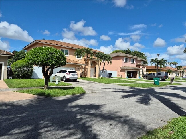 Building Photo - 14300 SW 161st Pl Unit 1