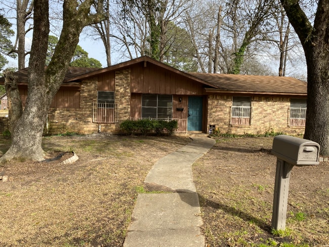 Photo - 419 Cavite Pl