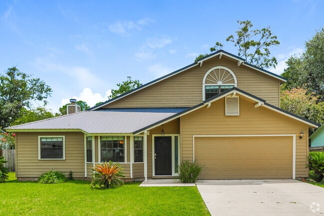 Building Photo - 6145 Island Forest Dr Rental
