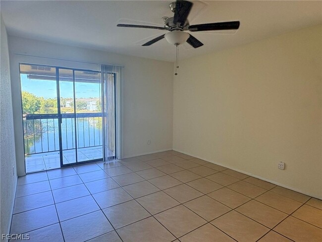 Photo - 2845 Winkler Ave Unidad 323