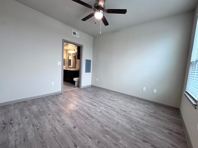 SPACIOUS ONE BEDROOM