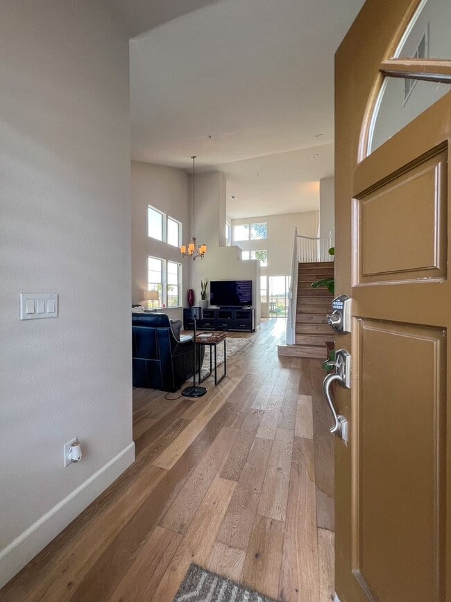 Photo - 35 Regatta Way