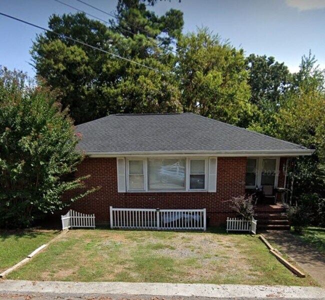 450 Highland Ave NW Unit A