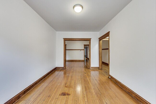 Photo - 3515 N Wilton Ave