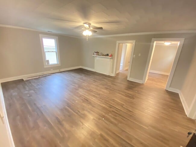 Photo - Fully Renovated 2bd/1ba House close to Downtown & I77