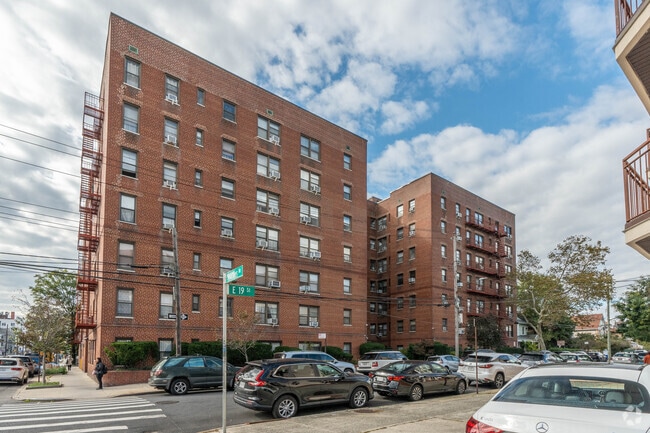 Photo - 2680 E 19th St