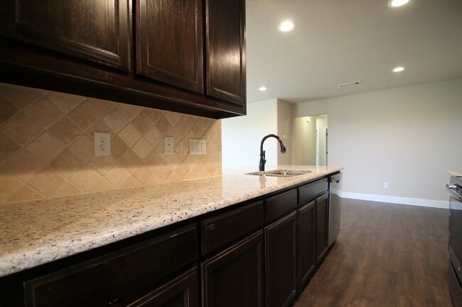 Photo - 134-136 Crossbow Ct Unidad 134