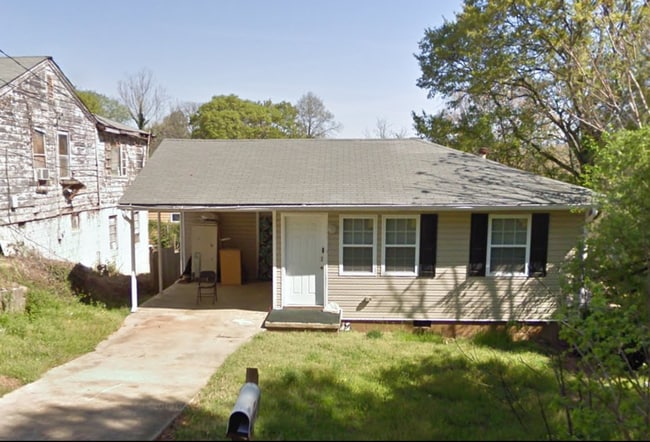 Building Photo - 2  bed 1 bath in Atlanta! Rental