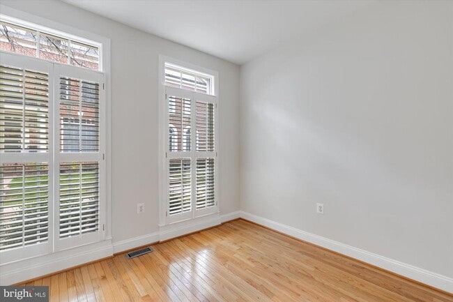 Photo - 427 Park Ave