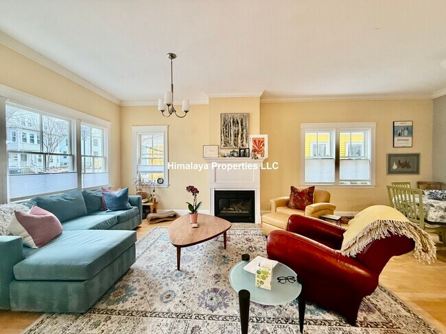 Photo - 381 Huron Ave Unit A