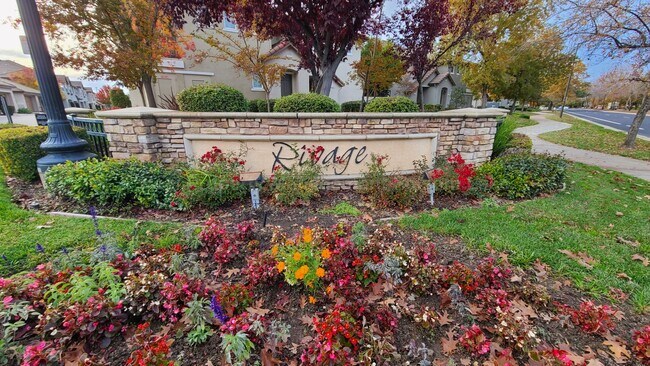Folsom Parkway 2-bedroom 2-bath Condo Surr... - Folsom Parkway 2-bedroom 2-bath Condo Surr...