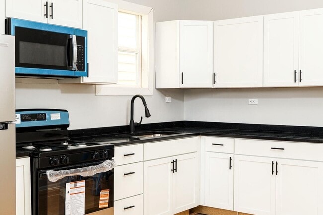 Photo - 3714 W Cortland St Apartments Unit 1