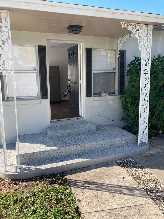 Photo - 5101 Spruce Ave