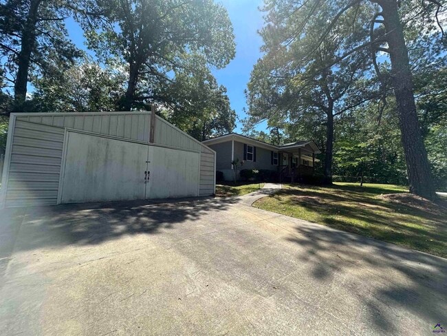 Photo - 223 Choctaw St