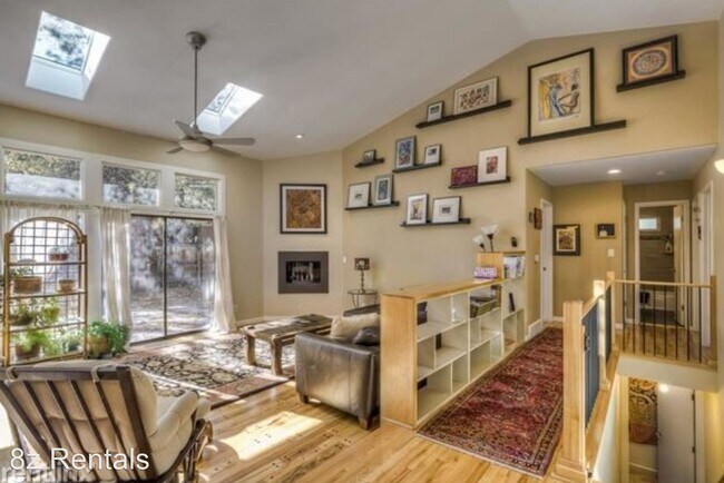 Photo - 5 br, 3 bath House - 1320 Oak Ct