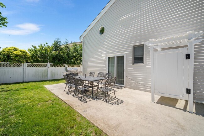 10 Explorer Rd