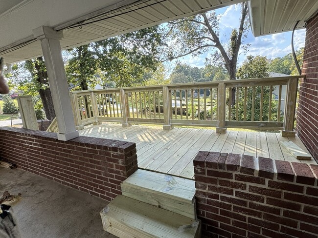 Photo - 3820 Orchard Rd SE