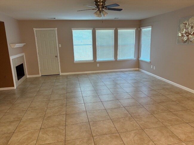 Photo - 327 Remington Heights Dr