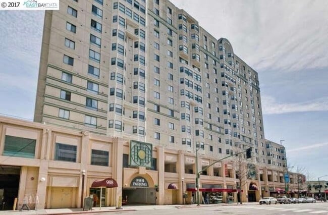 Building Photo - 988 Franklin Unit 503