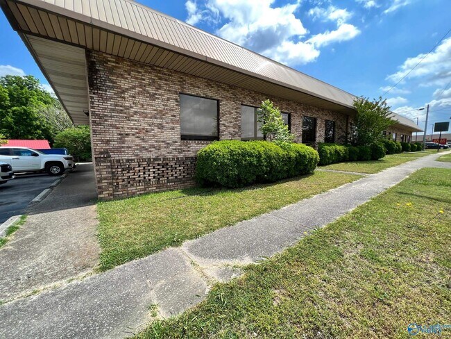 Photo - 301 W Main St