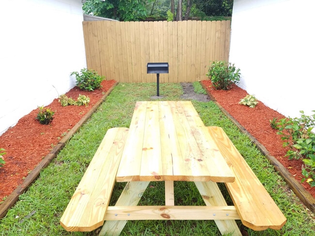 Photo - 2208 Irene St Unidad SI ID1501434P