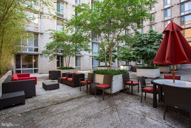 Photo - 950 25th St NW Unit 916N