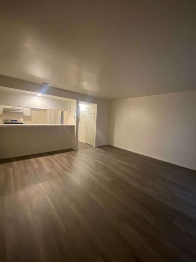 Photo - 1952 Stine Rd Unit 1952