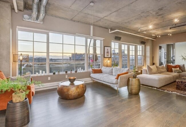 Photo - Downtown Loft Living at its Best Unidad 6K