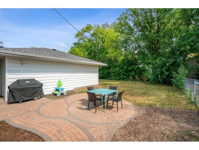 2601 Raleigh Ave