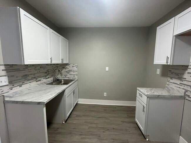 Photo - 1933 Taylor St Unit 1