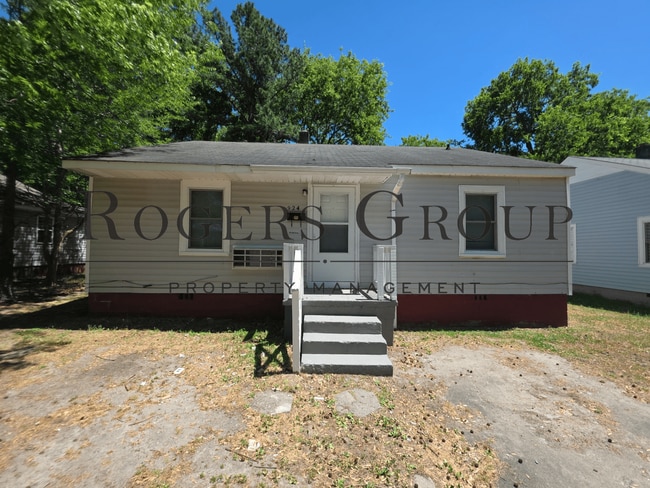Building Photo - 924 Burr St